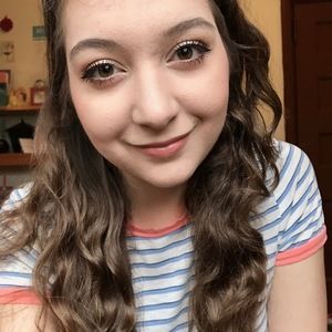 Meet your Posher, Mia